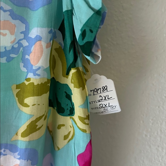 Floral Ruffle Sleeveless Button Keyhole Back Neck Shell Top - Picture 4 of 5